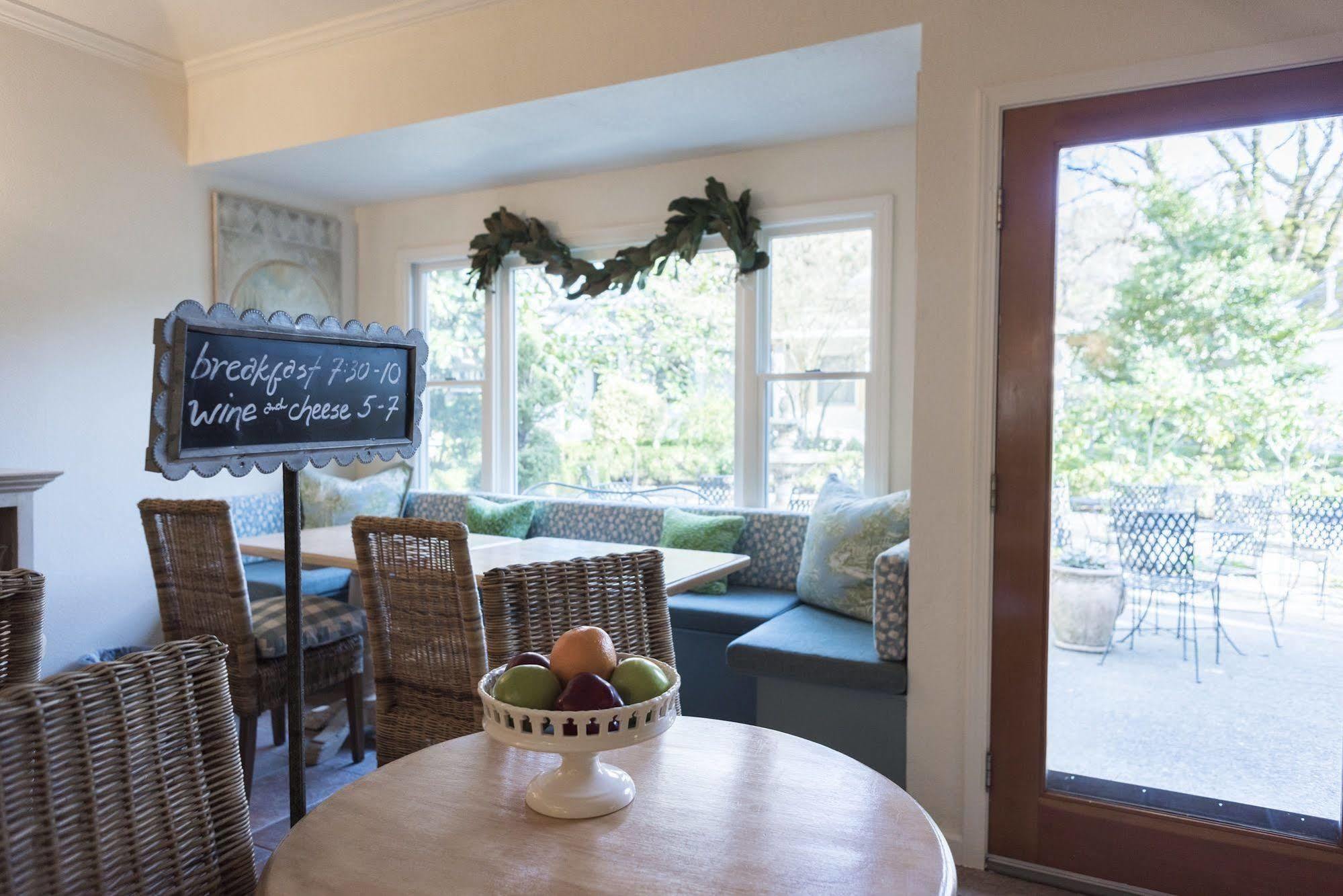 Grove Bed & Breakfast 4*