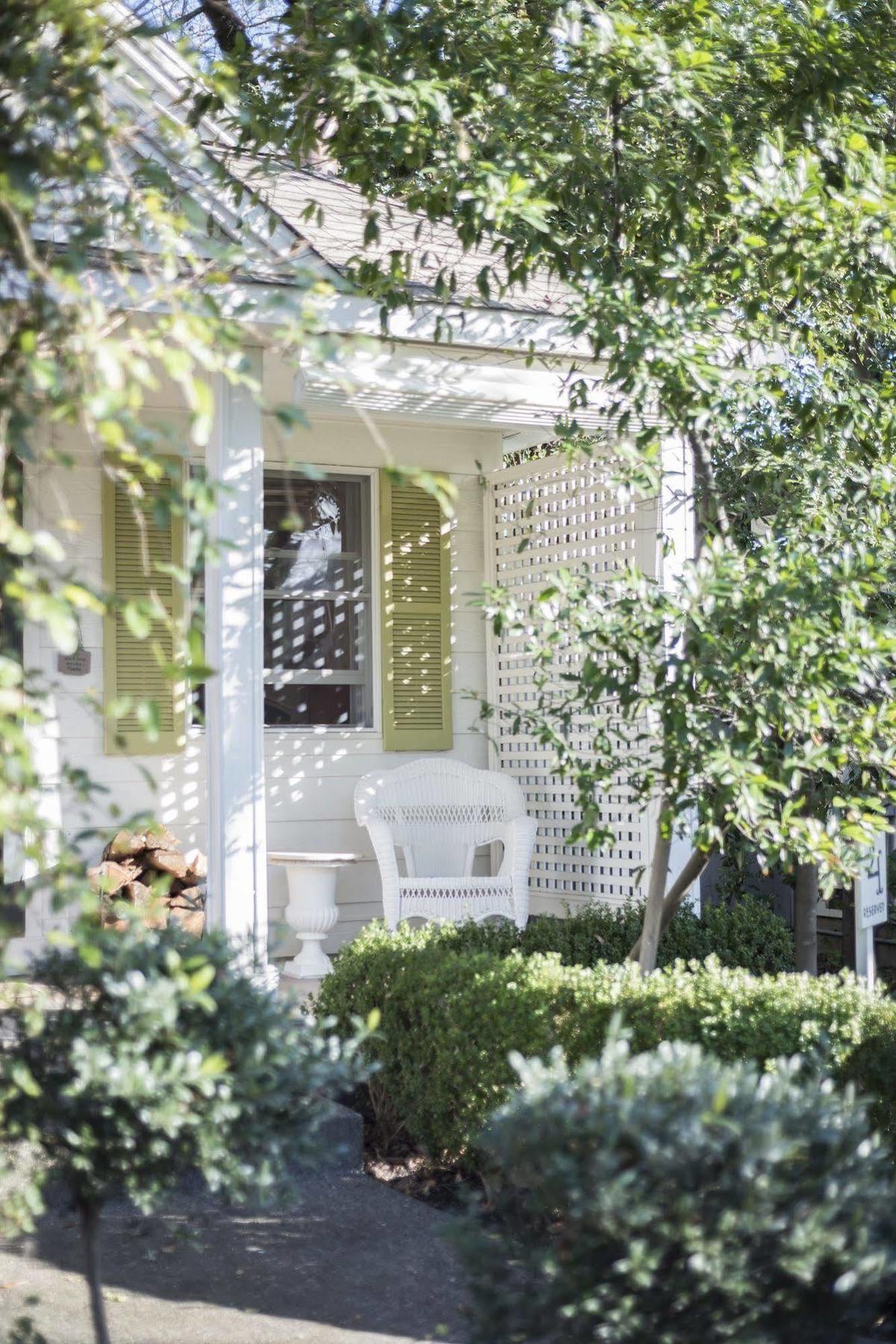 Grove Bed & Breakfast 4*